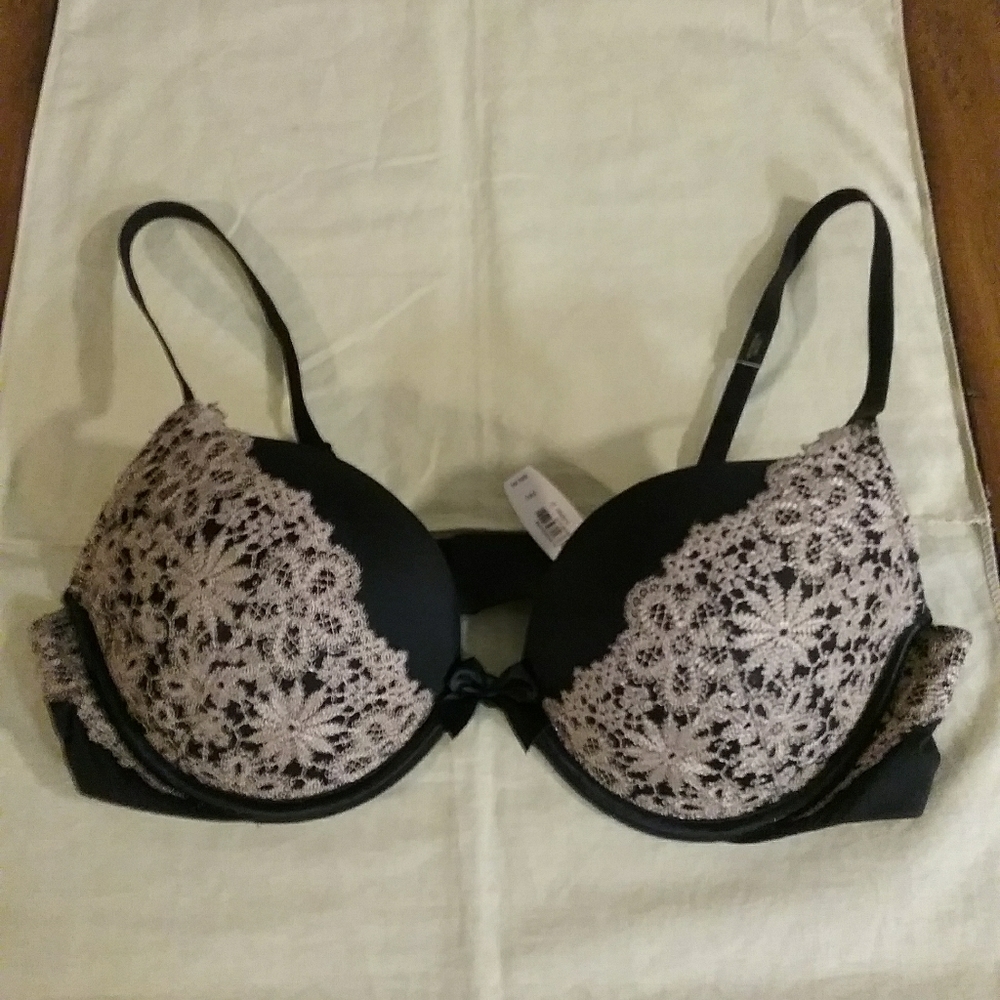 BRAND NEW Victoria's Secret Push Up Bra 38C